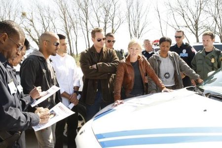 Cole Hauser, Jesse Metcalfe, Rose Rollins, Amaury Nolasco, and Kelli Giddish in Chase (2010)