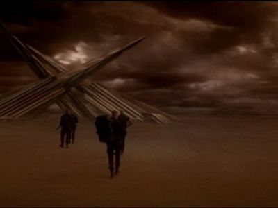 Richard Dean Anderson, Corin Nemec, Christopher Judge, and Amanda Tapping in Stargate SG-1 (1997)