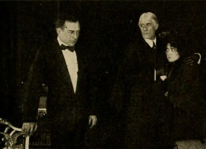 Maurice Costello, Mary Charleson, and Charles Kent in Etta of the Footlights (1914)