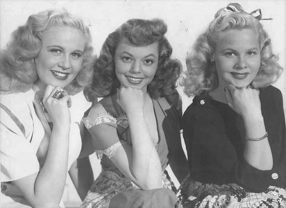 Judy Clark, Jean Porter, and June Preisser in Two Blondes and a Redhead (1947)