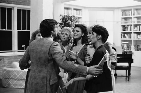 Pierce Brosnan, Delta Burke, Jane Kaczmarek, Clara Perryman, and Monique van de Ven in Remington Steele (1982)