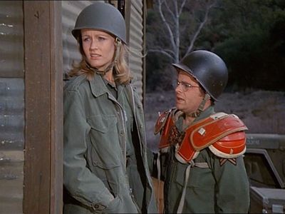 Gary Burghoff and Sheila Lauritsen in M*A*S*H (1972)