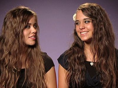 Jessa Seewald and Jinger Vuolo in 19 Kids and Counting (2008)
