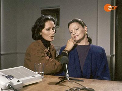 Angelica Domröse and Eleonore Weisgerber in The Old Fox (1977)