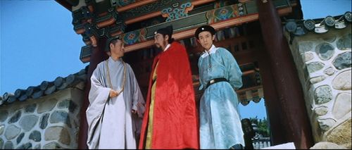 Hui-Lou Chen, Chun Shih, and Feng Tien in Raining in the Mountain (1979)