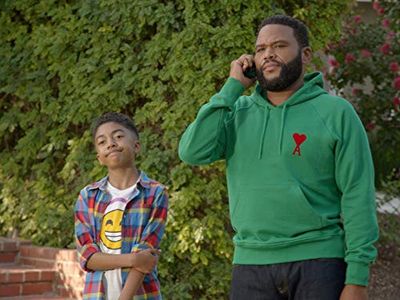 Anthony Anderson and Miles Brown in Black-ish (2014)