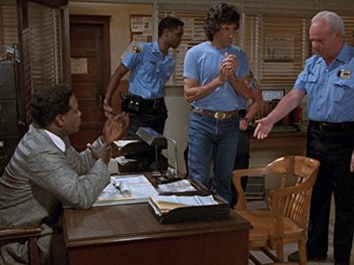 Carroll O'Connor, Charles Lawlor, Howard E. Rollins Jr., and Geoffrey Thorne in In the Heat of the Night (1988)