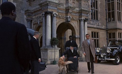 Sean Connery, Danny Daniels, Laurence Hardy, Ralph Richardson, and Johnny Sekka in Woman of Straw (1964)