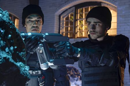 Ian Anthony Dale and Charlie Rowe in Salvation (2017)