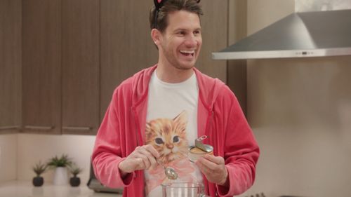 Daniel Tosh in Tosh.0: Cat Food Reviewer (2020)