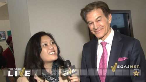 Maria Ngo and Mehmet Oz in The Strip Live (2008)