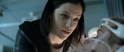 Jessica De Gouw and Liam Graham in OtherLife (2017)