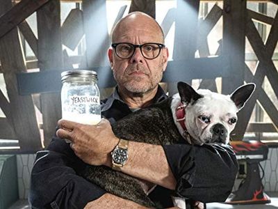 Alton Brown in Good Eats: The Return (2019)