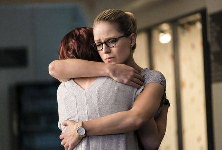 Chyler Leigh and Melissa Benoist in Supergirl (2015)