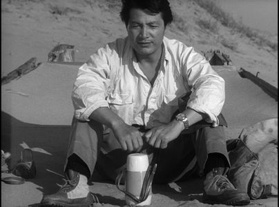 Eiji Okada in Woman in the Dunes (1964)