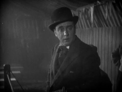 Forrester Harvey in The Ring (1927)