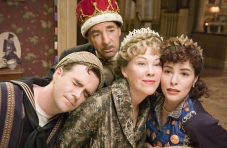 Parker Posey, Catherine O'Hara, Christopher Moynihan, and Harry Shearer in For Your Consideration (2006)