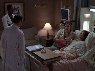 Justin Chambers, Laurie Metcalf, Isaiah Washington, and Emilee Wallace in Grey's Anatomy (2005)