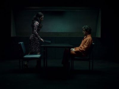 Hugh Dancy and Caroline Dhavernas in Hannibal (2013)