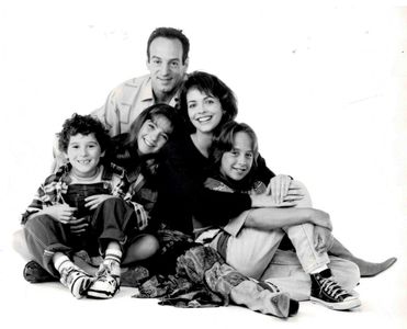 Mary Page Keller, Robert Hy Gorman, Spencer Klein, Morgan Nagler, and Peter Onorati in Joe's Life (1993)