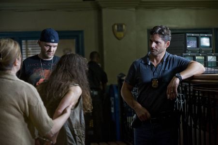 Eric Bana, Olivia Horton, and Joel McHale in Deliver Us from Evil (2014)