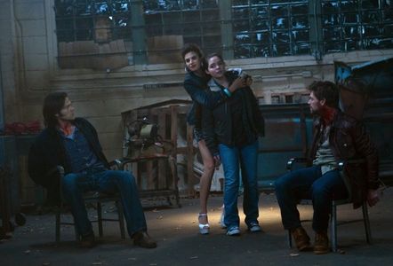 Meghan Ory, Jared Padalecki, Ian Tracey, and Madison McLaughlin in Supernatural (2005)
