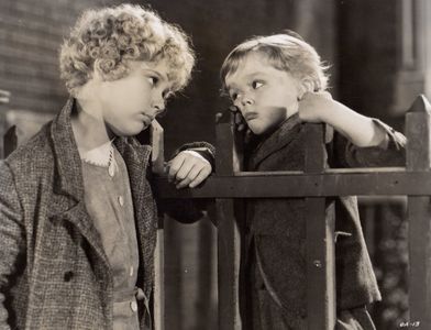 Mitzi Green and Buster Phelps in Little Orphan Annie (1932)