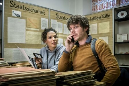 Steffen Schroeder and Amy Mußul in Der vierte Mann (2019)