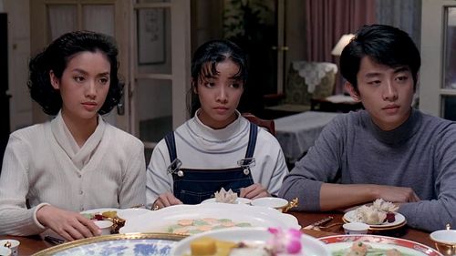 Chao-jung Chen, Yu-Wen Wang, and Chien-Lien Wu in Eat Drink Man Woman (1994)
