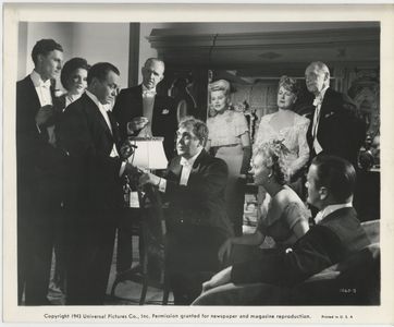 Edward G. Robinson, Anna Lee, Doris Lloyd, Thomas Mitchell, Constance Purdy, and May Whitty in Flesh and Fantasy (1943)