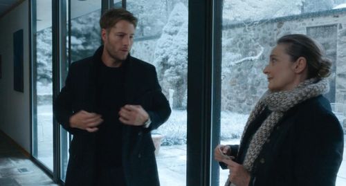 Justin Hartley and Andrea Sooch in The Noel Diary (2022)