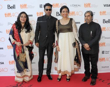 Vishal Bhardwaj, Irrfan Khan, Meghna Gulzar, and Priti Shahani at an event for Talvar (2015)