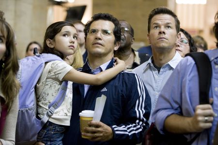 Mark Wahlberg, John Leguizamo, and Ashlyn Sanchez in The Happening (2008)