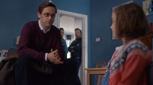 Tom Goodman-Hill, Finlay Robertson, Katherine Parkinson, and Pixie Davies in Humans (2015)