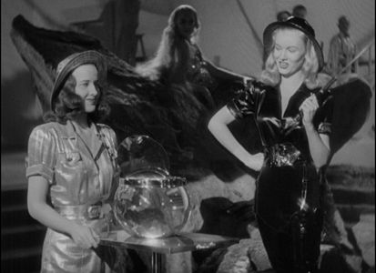 Veronica Lake and Patricia Farr in This Gun for Hire (1942)