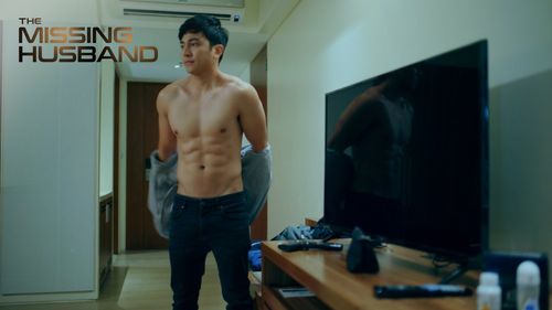 Jak Roberto in The Missing Husband (2023)