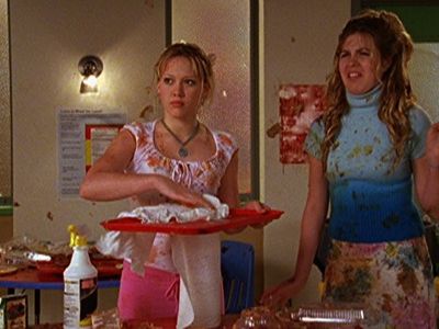 Ashlie Brillault and Hilary Duff in Lizzie McGuire (2001)