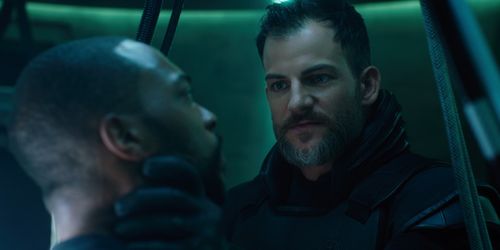 Torben Liebrecht and Anthony Mackie in Altered Carbon (2018)