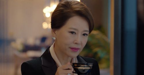 Hwa-yeon Cha in Encounter (2018)