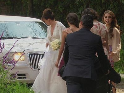 Odiseo Bichir, Rebecca Jones, Danna Paola, Carlos Torres, Andrea Martí, and Michelle Olvera in La Doña (2016)