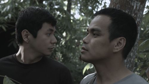 Bong Cabrera and Mike Liwag in The Sun Behind You (2017)