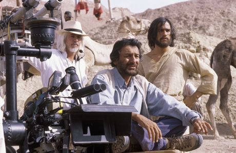 Shekhar Kapur, Heath Ledger, and Robert Richardson in The Four Feathers (2002)