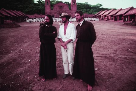 Robert De Niro, Jeremy Irons, and Roland Joffé in The Mission (1986)