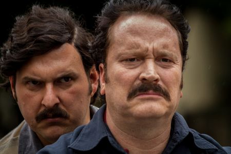 Andrés Parra and Christian Tappan in Pablo Escobar: El Patrón del Mal (2012)