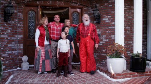 David DeLuise, Kim Little, Richard Lund, Davis Cleveland, Norma Burgess, and Natalie Jane in Alone for Christmas (2013)