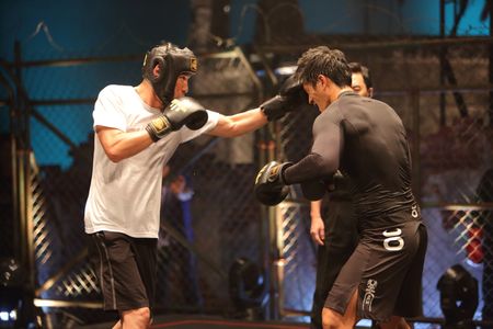 Hwang Jung-min and Je-mun Yun in Fists of Legend (2013)