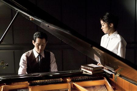 Jeon Do-yeon and Lee Jung-jae in The Housemaid (2010)
