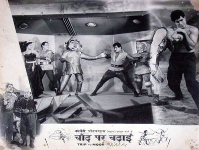 Anwar Hussain, Ratna, and Dara Singh Randhawa in Chand Par Chadayee (1967)