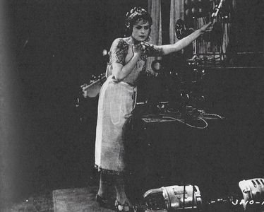 Louise Lorraine in The Radio King (1922)
