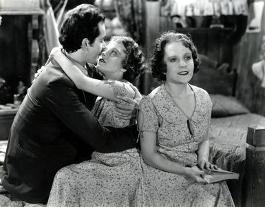 Demetrius Alexis, Daisy Hilton, and Violet Hilton in Freaks (1932)